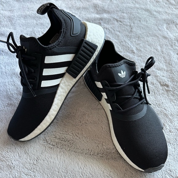 Adidas NMD_R1 Primeblue M7/W8 (brand new) core black/cloud white/grey five. - Picture 2 of 11